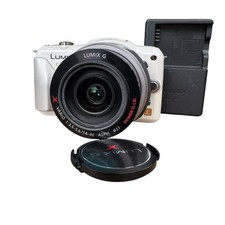 Fotocamera mirrorless Panasonic DMC-GF5 bianca con obiettivo H-PS14042 condiz...