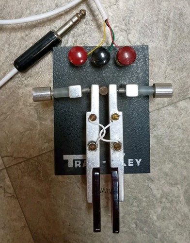 Track key paddle keyer - key, morse
