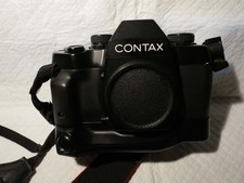 Superbe boitier argentique CONTAX ST en excellent état avec battery Holder P7