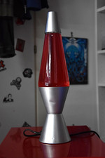 Classica Lava Lamp rossa e