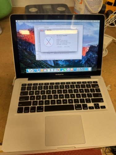 Apple macbook pro - 13.3", (320gb