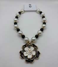 Collana perle bianche e nere