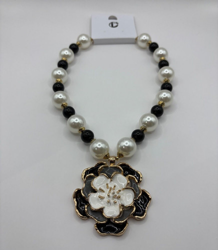 Collana perle bianche - e, nere