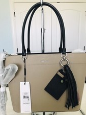 BORSA A TRACOLLA NUOVA CON