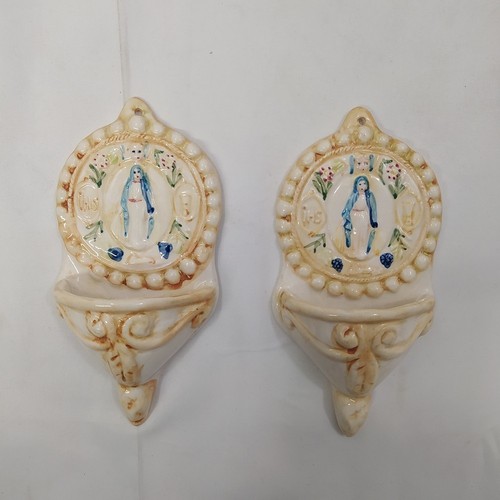 Coppia acquasantiere in - di,