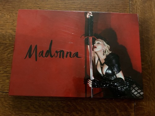 Madonna rebel heart tour - heart,