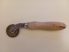 Speronella/Rotella taglia