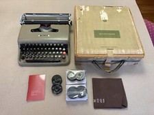 Macchina da scrivere Olivetti Lettera 22 prima serie bis