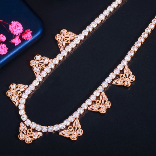 Collana girocollo romantica