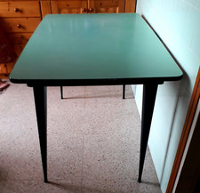 Tavolo Vintage con set di 4 sedie in formica verde e metallo nero
