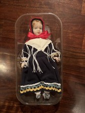 Bambola Di Porcellana Collezione Dal Mondo Fabbri Editori