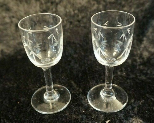Liqueur glasses etched - 2,