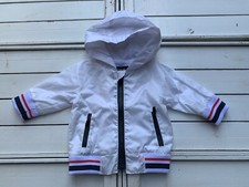 GIACCA ANTIVENTO CON CAPPUCCIO