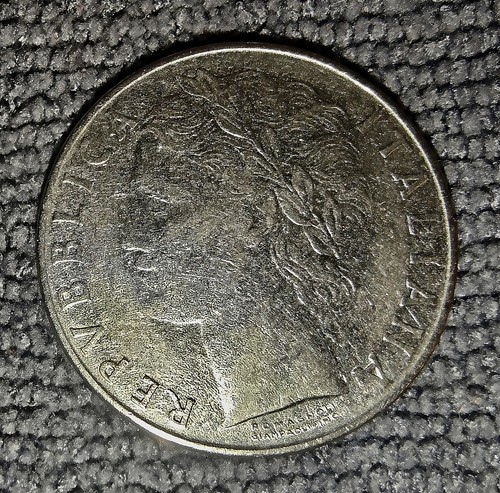 1975 italy 100 lire - 100,