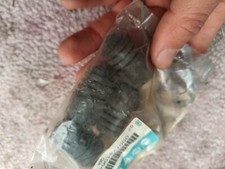 2x ORIGINALE 7781964 TASSELLO BATTUTA COFANO ALFA 147 156 159 MITO BRERA GT 4C