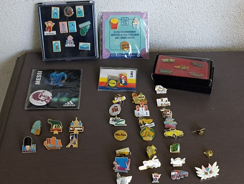 Lot pin 52 - lot, pin's-52
