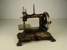 Antica rara macchina da cucire per bambini stile liberty del 1900
