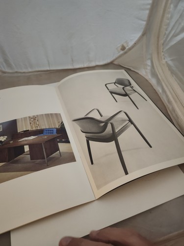 Brochure knoll associates - knoll, the
