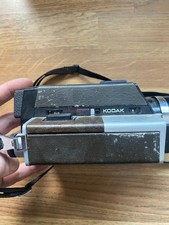 Macchina fotografica vintage Kodak XL55 con cinghia obiettivo zoom testata si accende