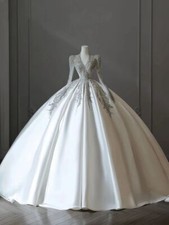 Abito da sposa manica lunga macchia scollo a V pizzo applicazioni tulle abito da sposa treno