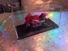 Modellino DIE CAST Moto GP Gilera 125 Manuel Poggiali 2001 1/24