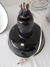 Vecchia lampada smaltata