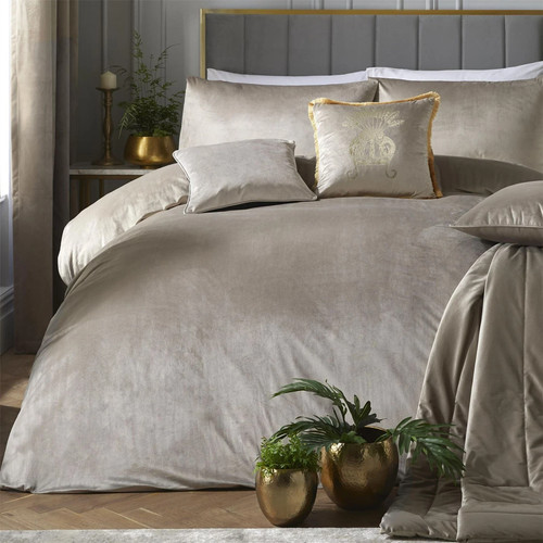 Laurence llewelyn bowen set - llewelyn-bowen,