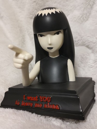 Figurina emily strana - figurina,