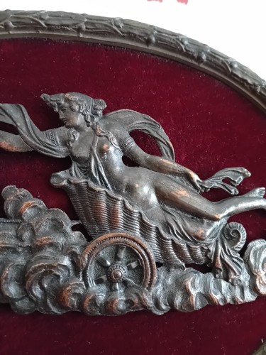 Très ancien bas - très, relief