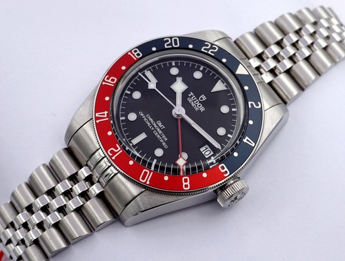 Tudor black bay gmt - black,