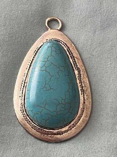 Collana tono argento ciondolo