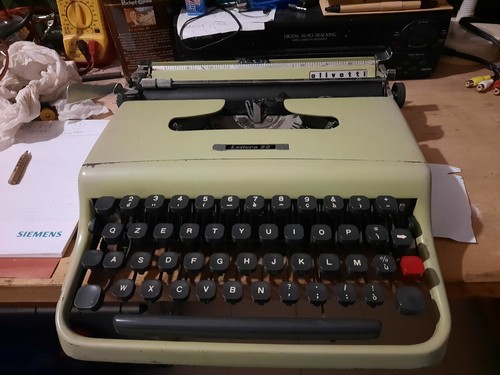 Macchina scrivere olivetti - da,