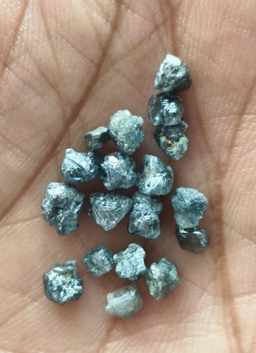 Diamanti grezzi neri naturali