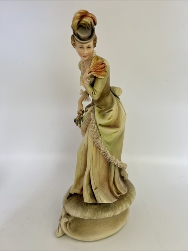 Statuina ceramica vintage