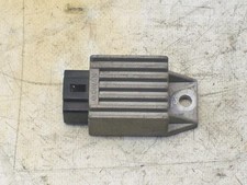 REGOLATORE DI TENSIONE PER