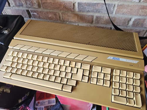 Atari 1040stfm home computer - atari,