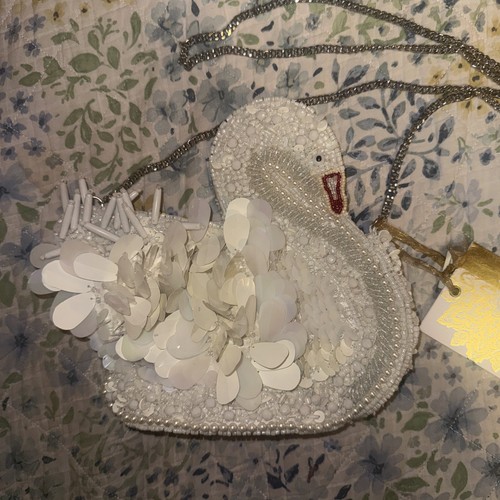Viral white swan - viral, beaded