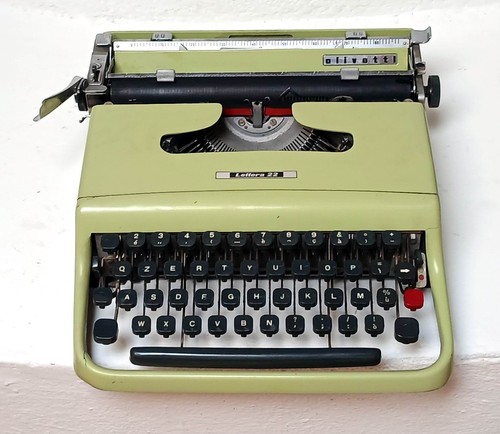 Macchina scrivere olivetti - da,