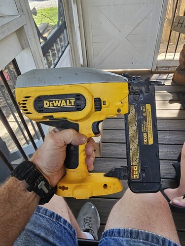 Dewalt dc608 18v cordless - 18v,