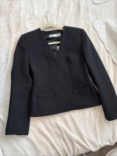 Nwt zara fitted waist black - nwt,