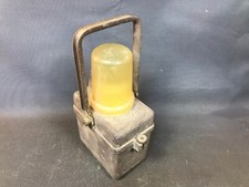 Antica Lampada Da Tipo Ferrovie Ferro Modello Tifone A Pile, Atelier Antipulci