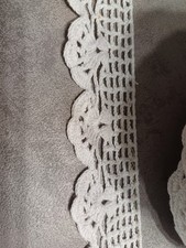 Bordura all'uncinetto creata a