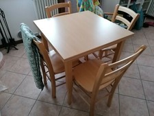 Tavolo e sedie. 80x80cm