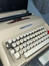 Macchina Da Scrivere Olivetti Lettera 35 - Con Custodia 