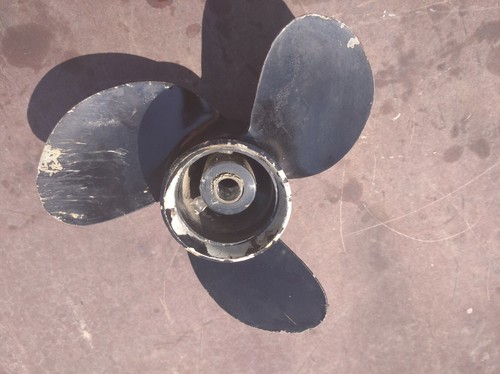 Helice evinrude 8cv - 9,8cv, four