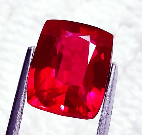Naturale rosso rubino taglio - naturale,