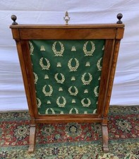 Antico davanti di camino