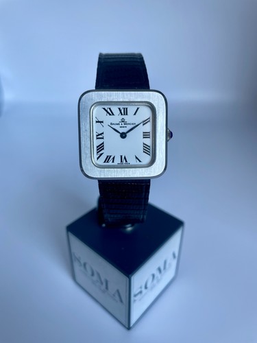 Baume mercier square 1725 - &,