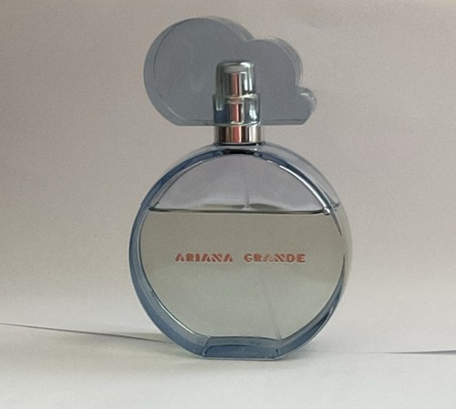 Ariana grande cloud - ariana, eau