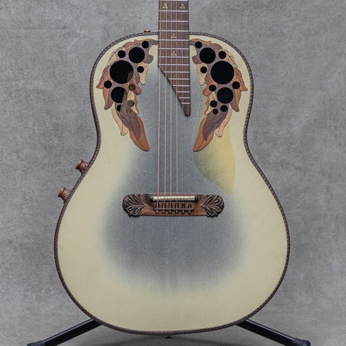Adamas ovation - by,